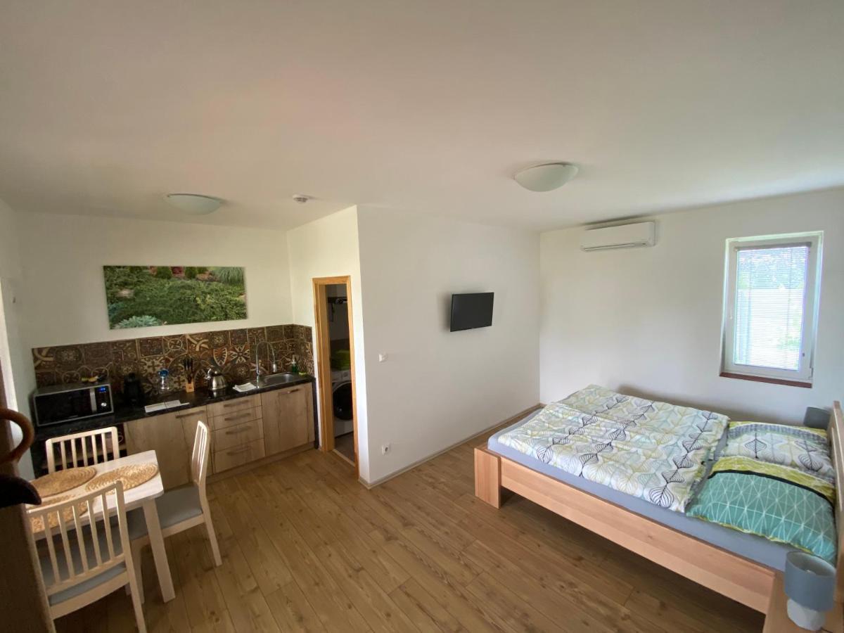 Apartmany Přítluky Buitenkant foto